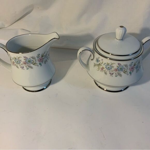 New Contemporary by Noritake Blythe 2037 Creamer and Sugar - Picture 1 of 6